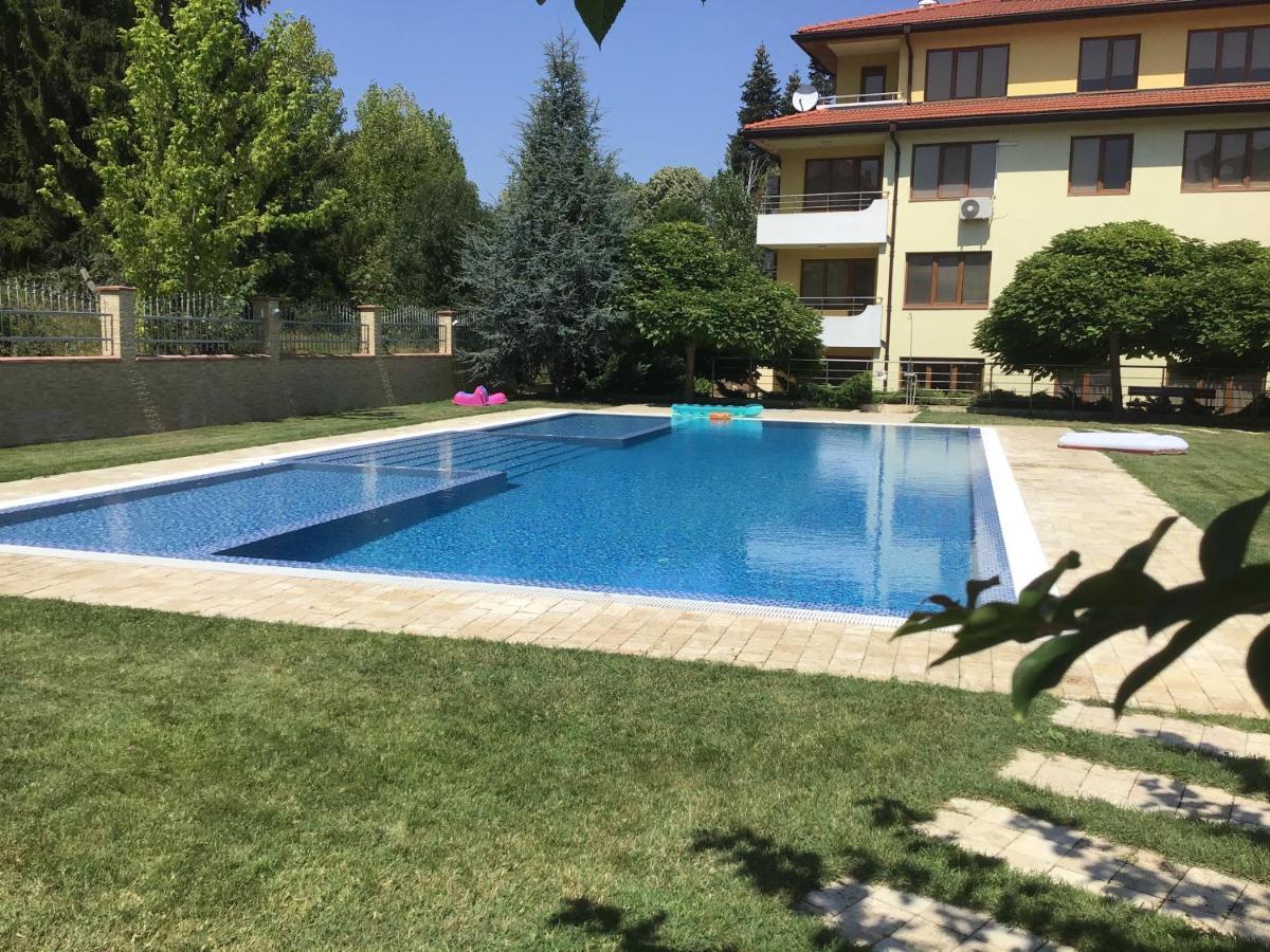 Sunnyseasons With Swimming Pool View
